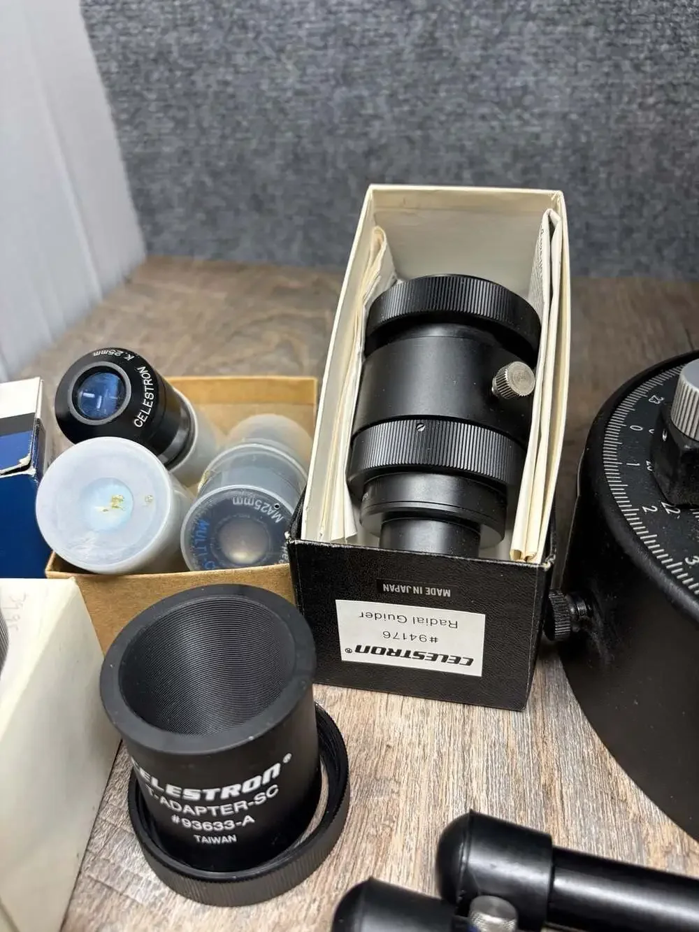 Meade 2045 4-inch Schmidt-Cassegrain Telescope with Extensive Accessories Bundle